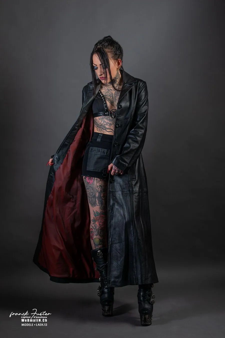 DISCOBOLE Long Manteau Gothique Cuir Femme 4 DISCOBOLE Long Manteau Gothique Cuir Femme – Image 2