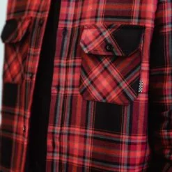 Surchemise Flanelle CHET ROCK 'red' -Vêtements Gothiques 21727344 60012 chet rock vuorellinen flannellipaita flannel overshirt punainen red yksityiskohta detail 01 aa3aaa1d3c33ceac 1920 1080 900