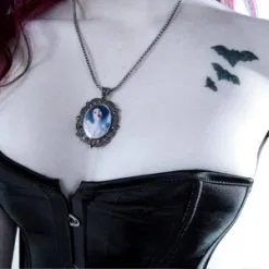 DISCOBOLE Pendentif Camée Vampirique 'deadly Departed' -Vêtements Gothiques adm 666055 8 00397 zoom