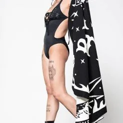 Serviette De Bain KILLSTAR 'Heart Goth' -Vêtements Gothiques beach goth heart towel c x1600 900