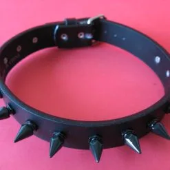 DISCOBOLE Collier Gothique Cuir Clouté