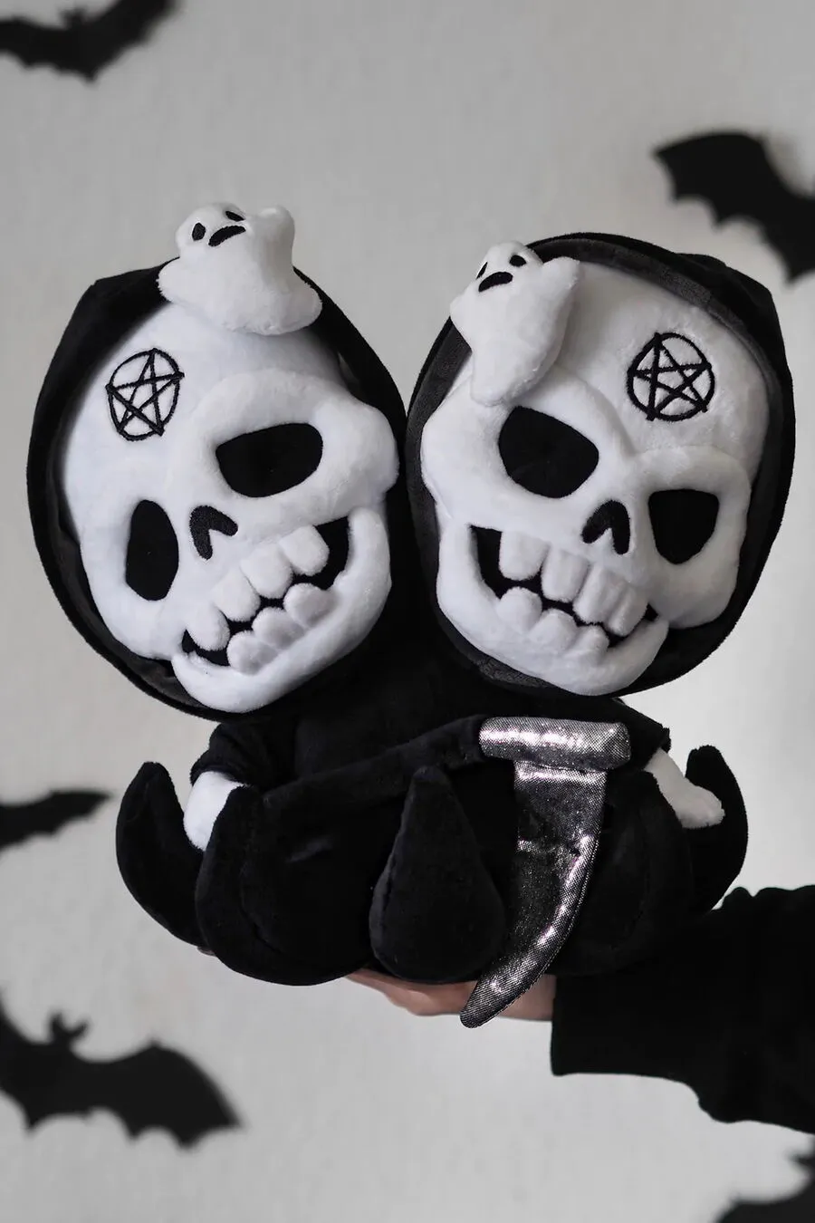 Peluche KILLSTAR 'Grim Reaper Double Death' 5 Peluche KILLSTAR 'Grim Reaper Double Death' – Image 3
