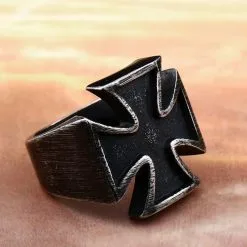 DISCOBOLE Bague Gothique 'black Iron Cross' 8 DISCOBOLE Bague Gothique 'black Iron Cross' -Vêtements Gothiques h07f7b75f0aa64cf5818dca07b400af15ljpg 960x960 900