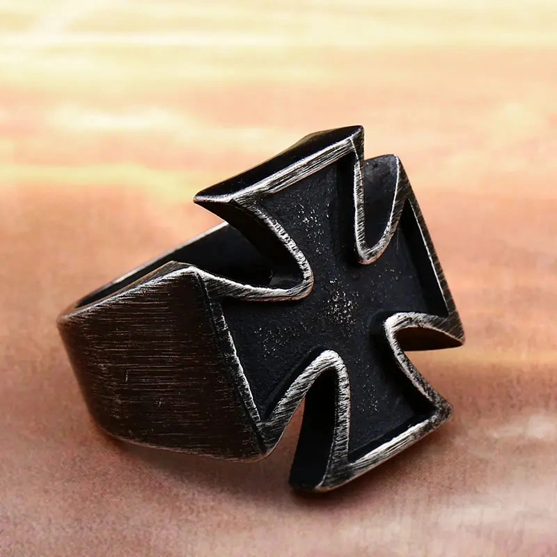 DISCOBOLE Bague Gothique 'black Iron Cross' 5 DISCOBOLE Bague Gothique 'black Iron Cross' – Image 3