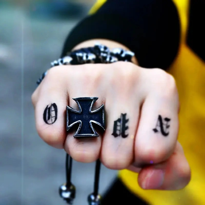 DISCOBOLE Bague Gothique 'black Iron Cross' 6 DISCOBOLE Bague Gothique 'black Iron Cross' – Image 4