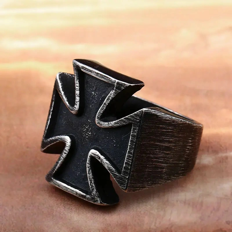 DISCOBOLE Bague Gothique 'black Iron Cross' 4 DISCOBOLE Bague Gothique 'black Iron Cross' – Image 2