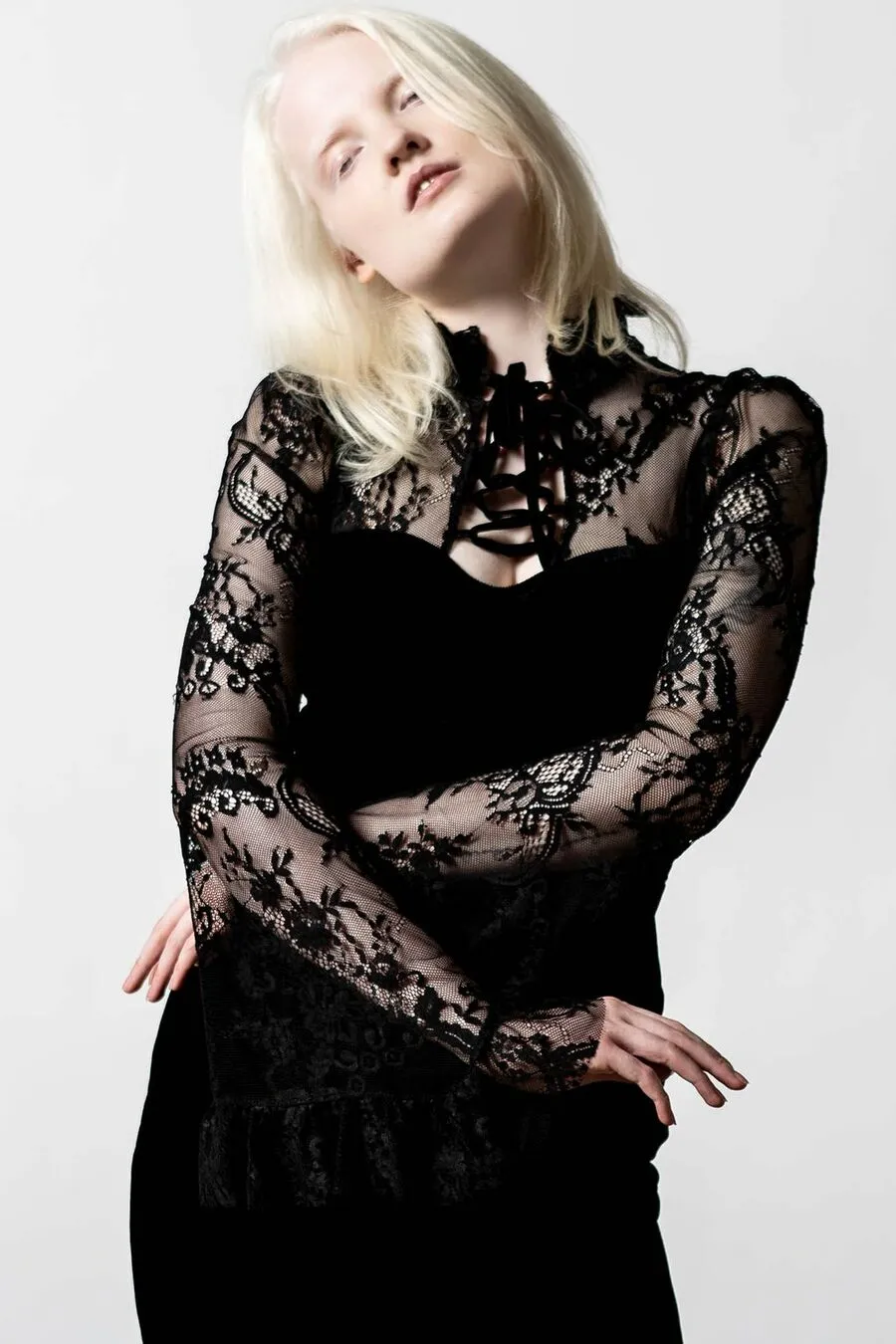 Haut Romantique KILLSTAR 'poison Fang' 3 Haut Romantique KILLSTAR 'poison Fang'