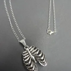DISCOBOLE Pendentif En Forme De Cage Thoracique -Vêtements Gothiques snk354d 0 900