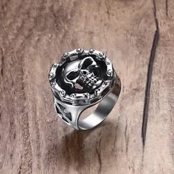 DISCOBOLE Bague Gothique Skull 7 DISCOBOLE Bague Gothique Skull -Vêtements Gothiques wholesalechainaroundskullringjewelry 1