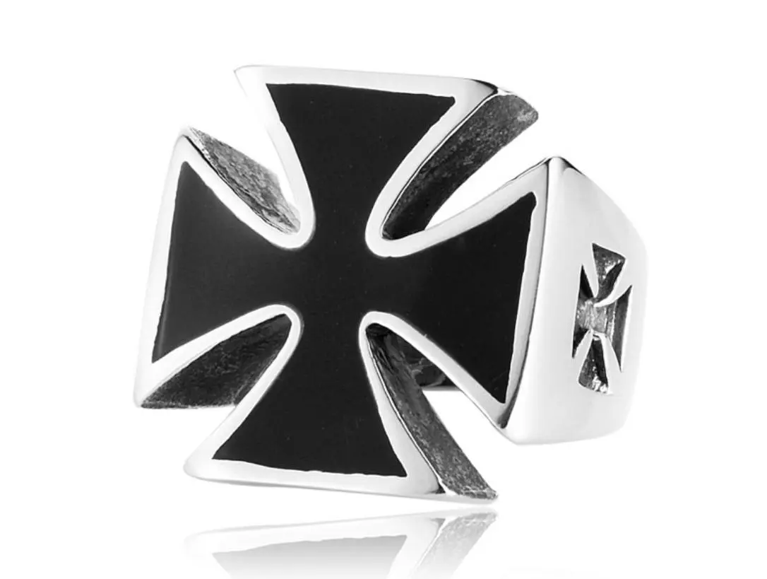 DISCOBOLE Bague Gothique 'black Iron Cross' 3 DISCOBOLE Bague Gothique 'black Iron Cross'